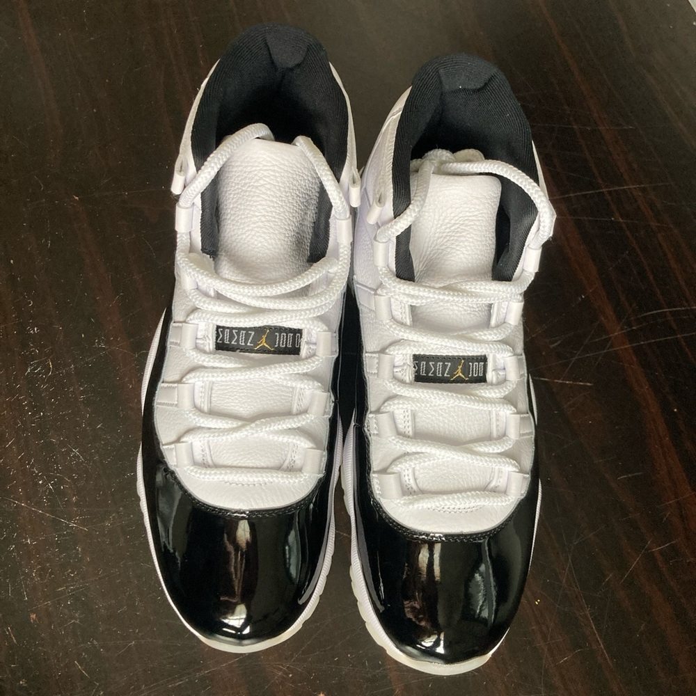 Jordan 11 concord/gratitude (2023 release)
Size 10, brand new, no box - Picture 5 of 9